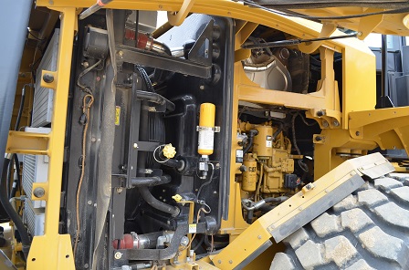 Engine Compartment of CAT 950GC Loader