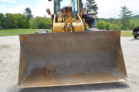 3.5 Yard Bucket on John Deere 624H Loader